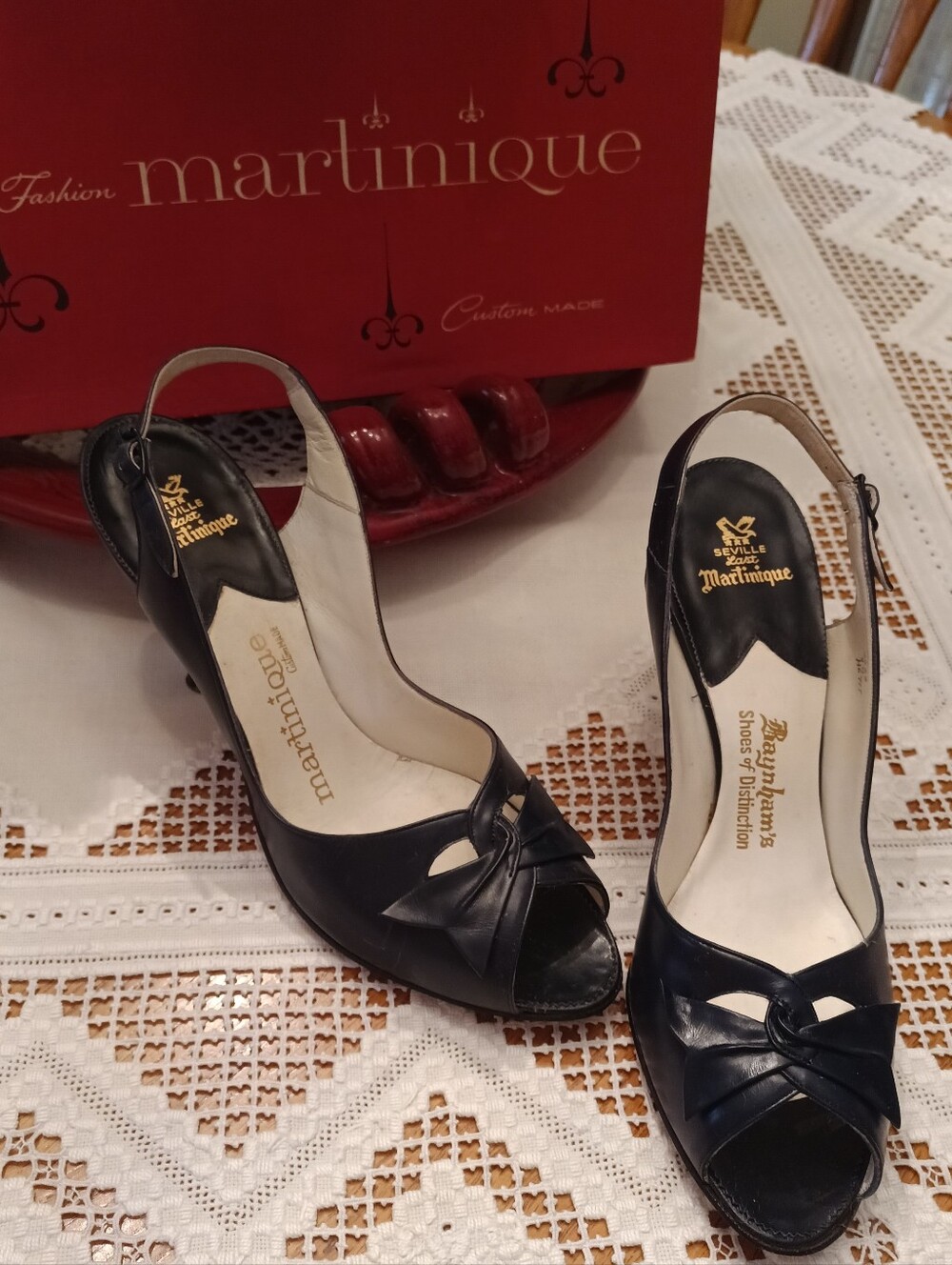 VINTAGE 1961 NAVY BLUE "MARTINIQUE CUSTOM MADE", STRAPPY HEELS W/ CUTOUTS.SZ. 8N